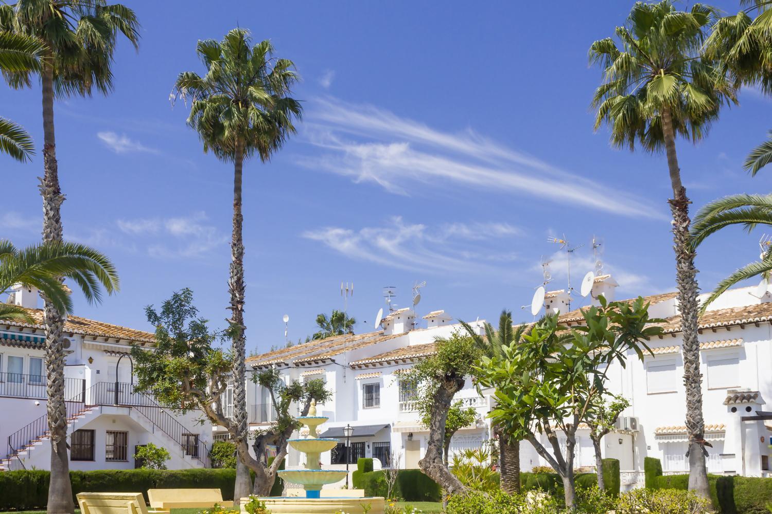 Bungalow Pink Palm Beach Torrevieja Exterior photo